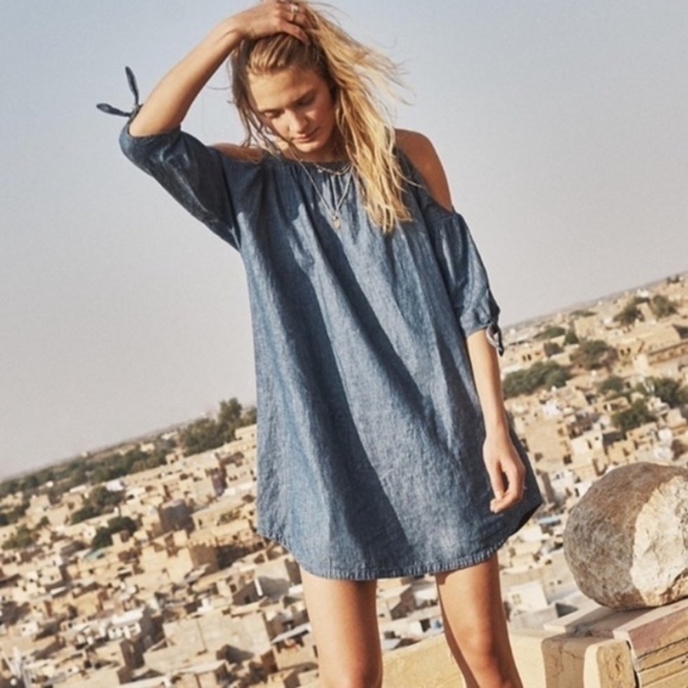Madewell Chambray Cold Shoulder Dress Oversize